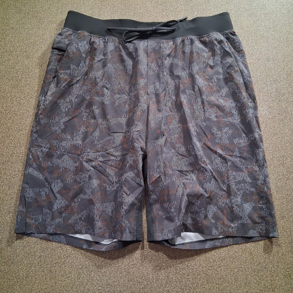 Lululemon Men's XL T.H.E. Short 11" Gray Print Athletic Training Linerless